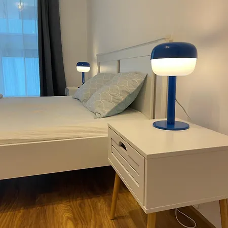 Urban Glow, 2 Bedroom Cosy - Coresi Mall Apartment