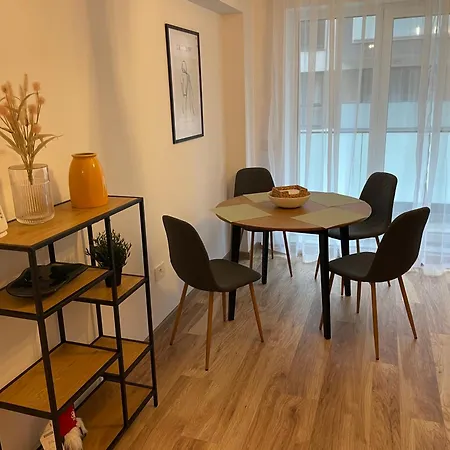 Urban Glow, 2 Bedroom Cosy - Coresi Mall