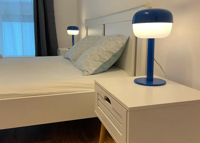 Urban Glow, 2 Bedroom Cosy - Coresi Mall Apartment